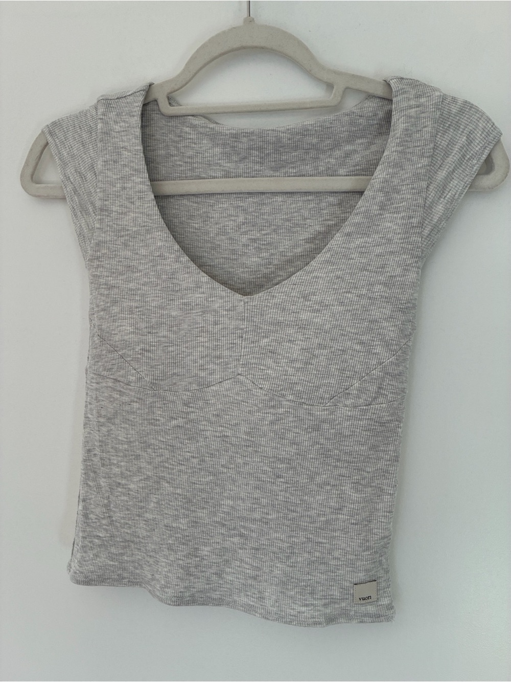 Vuori  Women's Sleeveless Cove V-Neck Tank Gray